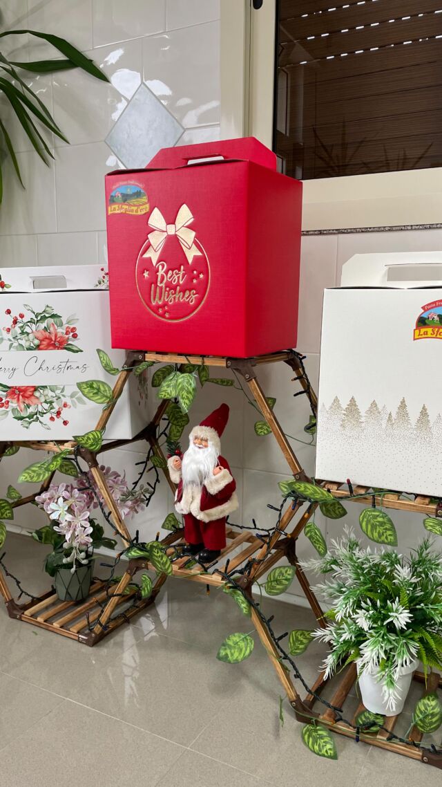 It’s TIIMEEE 🎄 

È tempo di regali GUSTOSI 🍝 

Corri in negozio per preparare la tua box natalizia 🎁 

Box small 👉 da 10€ a 15€ 

Box medium 👉 da 20€ a 30€

Box Big 👉 a partire da 30€

Tanti formati accompagnati dalle nostre salse per un regalo perfetto 🎁🎅

Ti aspettiamo 🍝📍

#regali #natale #christmas #pastificio #pastafresca #pastalover #pastalovers #eatpasta #foodblog #pastficio #dal1998