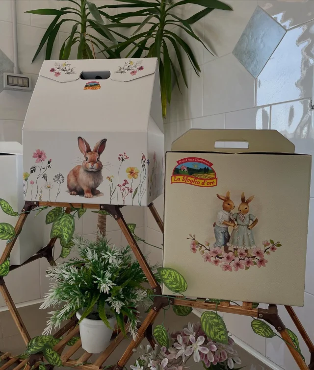 Pasqua è vicina !🐣

Corri in negozio per comporre la tua box regalo🎁

Scegli tu 🫵 cosa mettere all’interno tra i tanti prodotti disponibili!

Un regalo gradito per un pranzo di Pasqua gustoso😋

#box #pasqua #regalo #pasta #pastafresca #pastalover #pastai #pastaindustry #lovepasta #eatpasta #afpasta #pastificio #dal1998